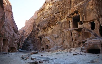 Les peintures méconnues (et bien cachées) de Pétra